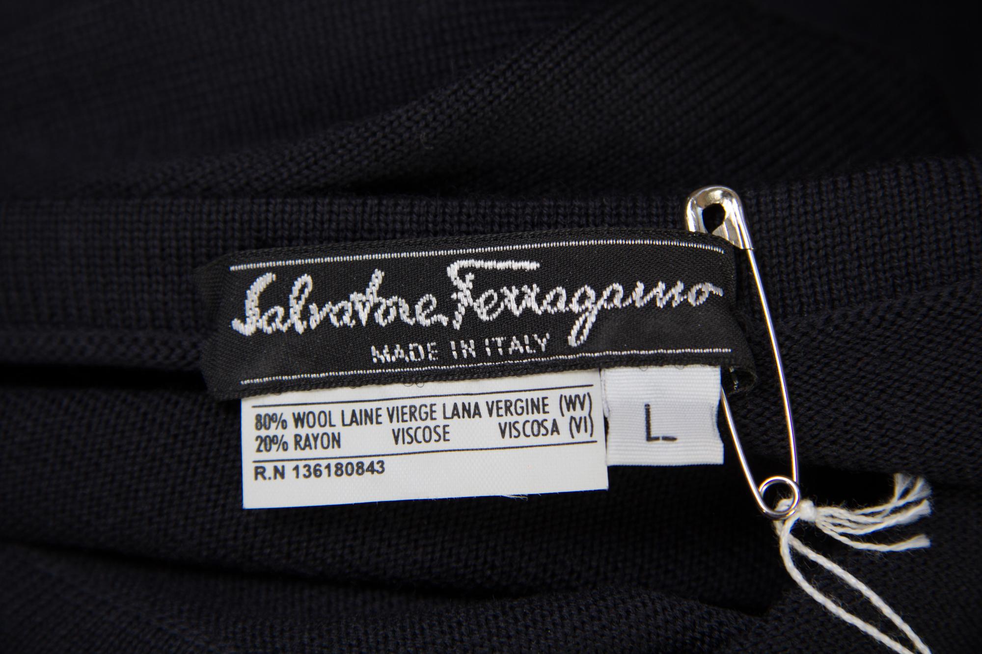 A Salvatore Ferragamo Leather and Linen Ensemble, Pant size 8, top size L.