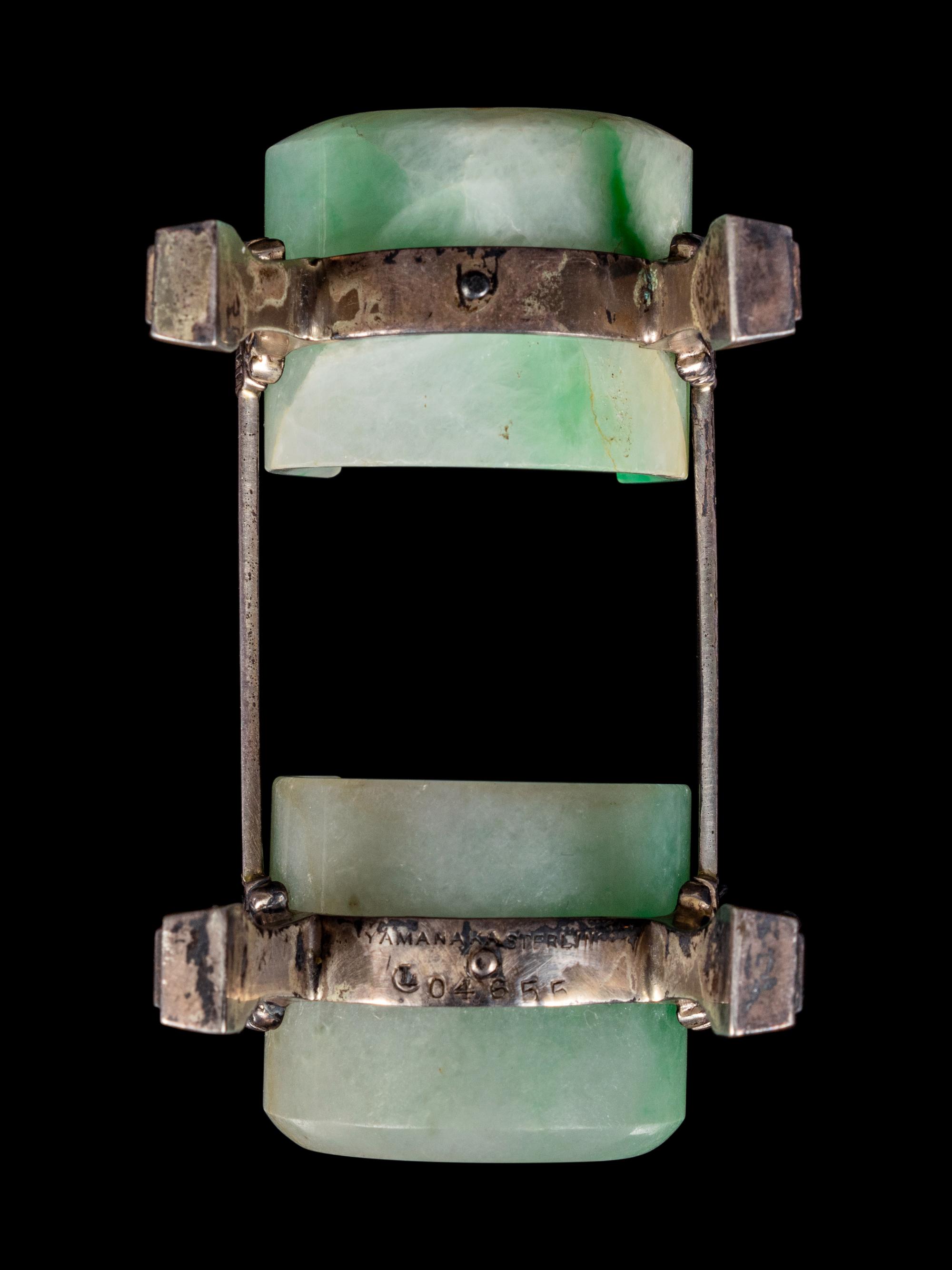 An Apple Green Jadeite Mounted Cigar Holder