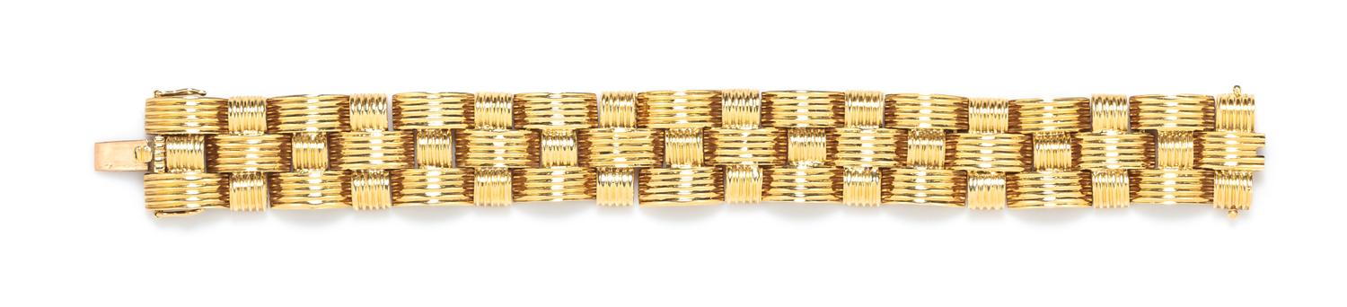 An 18 Karat Yellow Gold Link Bracelet, 41.20 dwts.