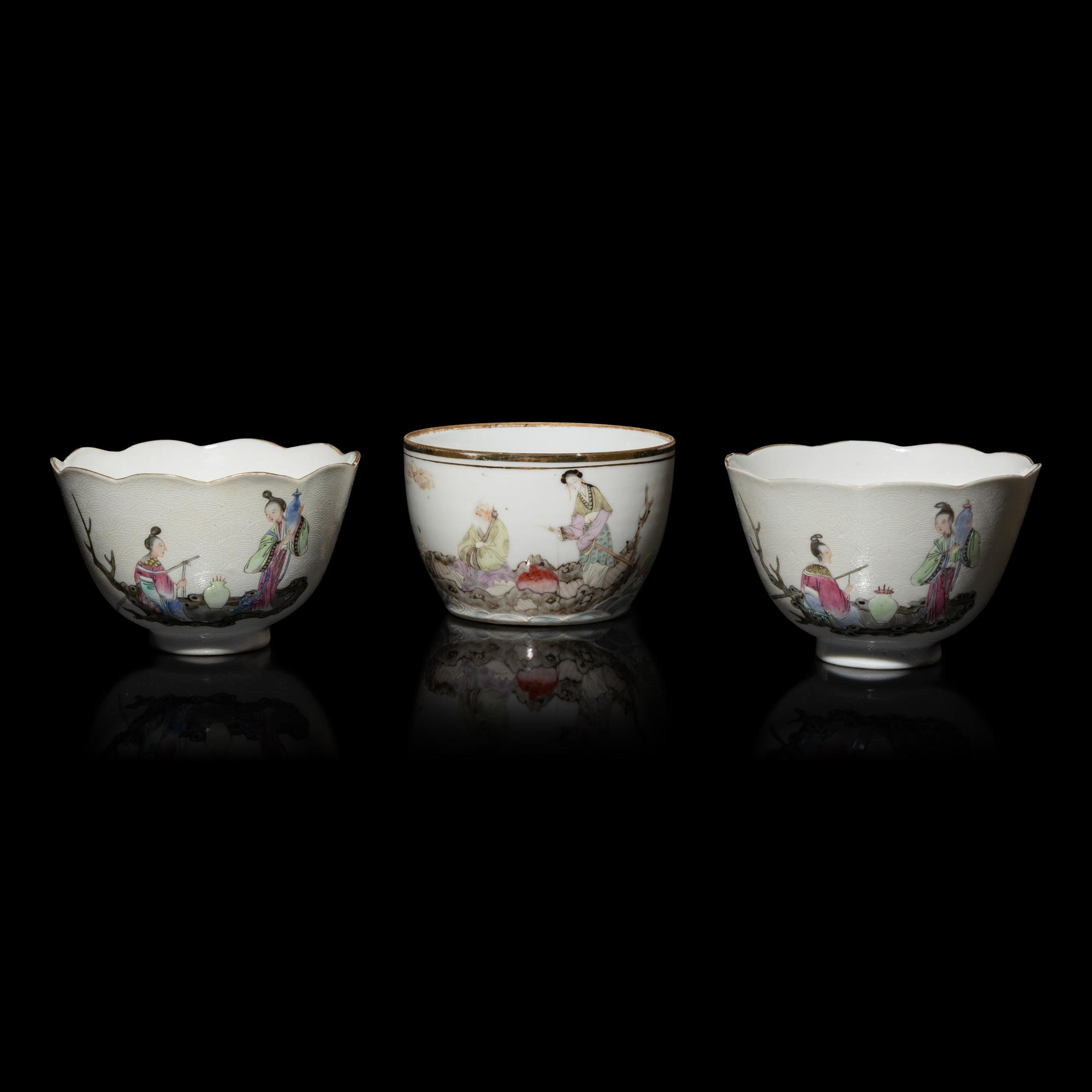 Three Chinese Famille Rose 'Figural' Porcelain Wares, Late 19th-Early 20th Century — 晚清-民國 粉彩仕女圖杯三件