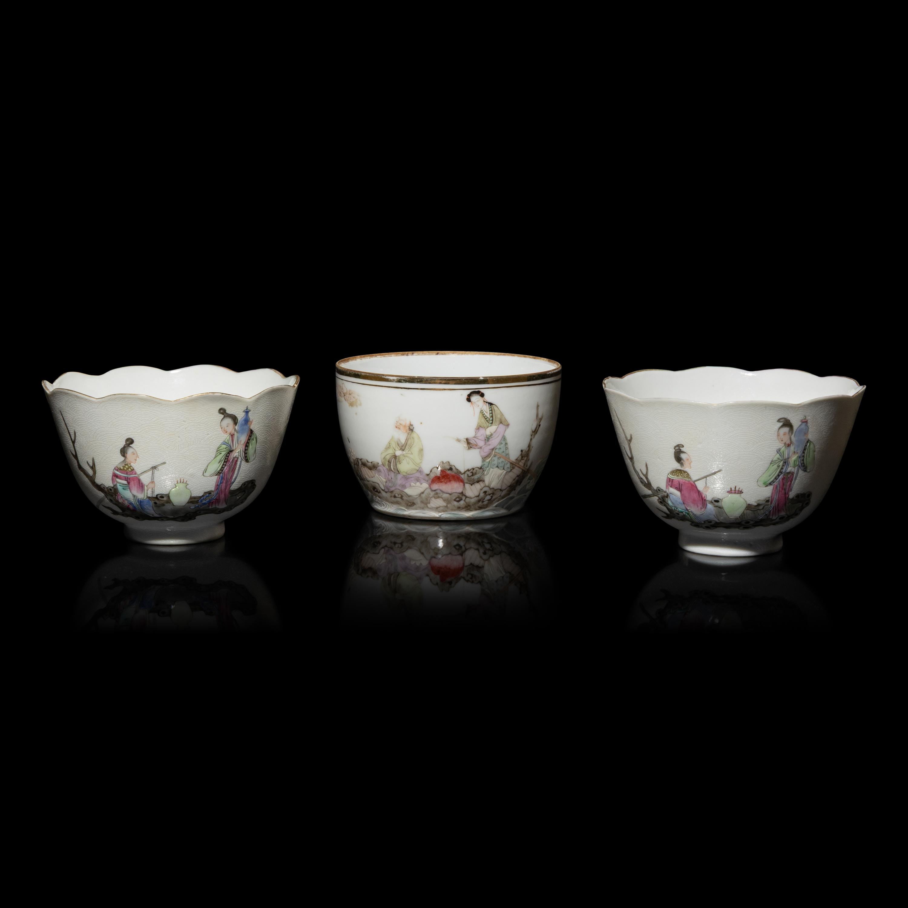 Three Chinese Famille Rose 'Figural' Porcelain Wares, Late 19th-Early 20th Century — 晚清-民國 粉彩仕女圖杯三件