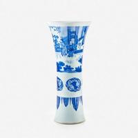 A large finely-decorated Chinese blue and white porcelain "Romance of the Western Chamber" gu-form beaker vase