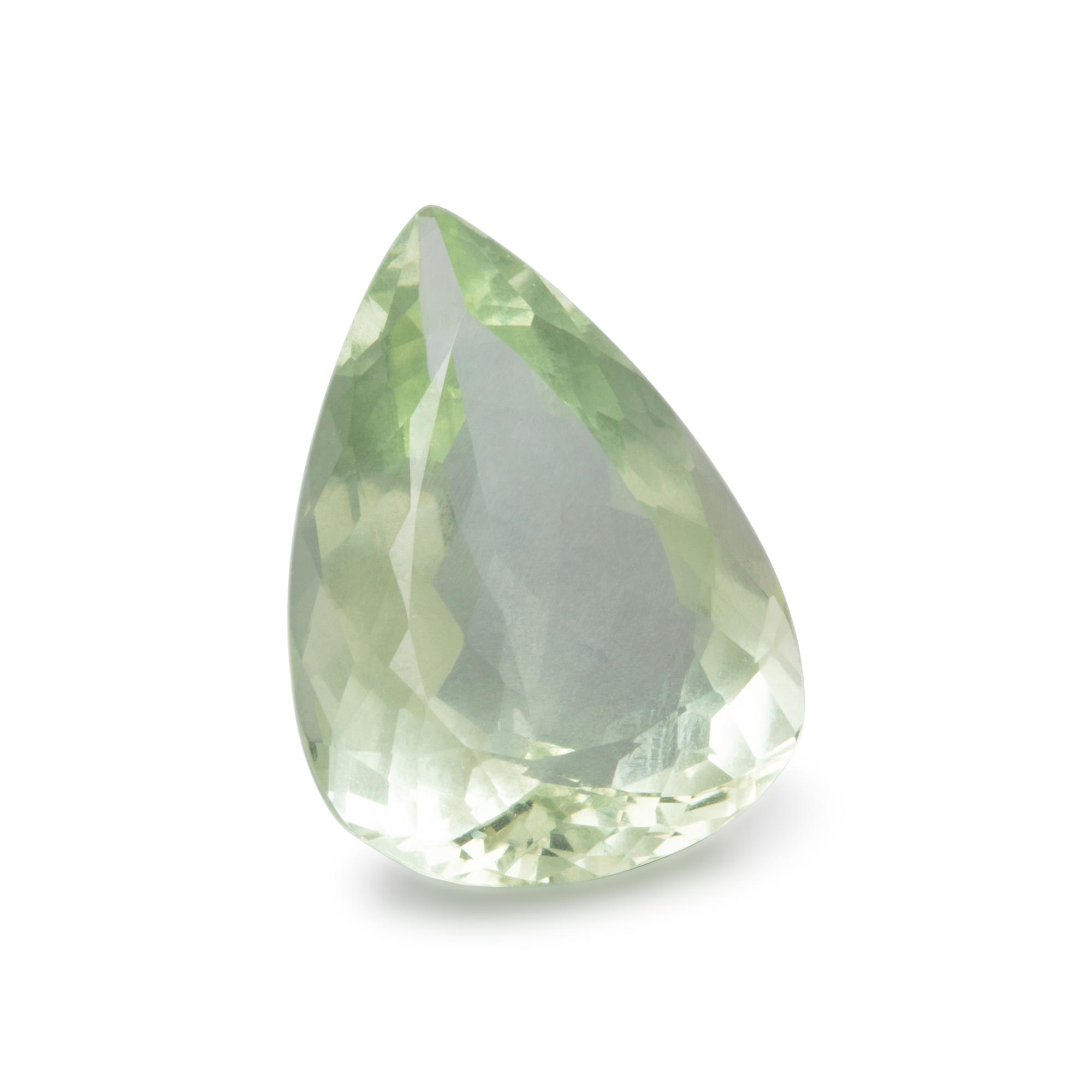 AN UNMOUNTED LIGHT GREEN BERYL
