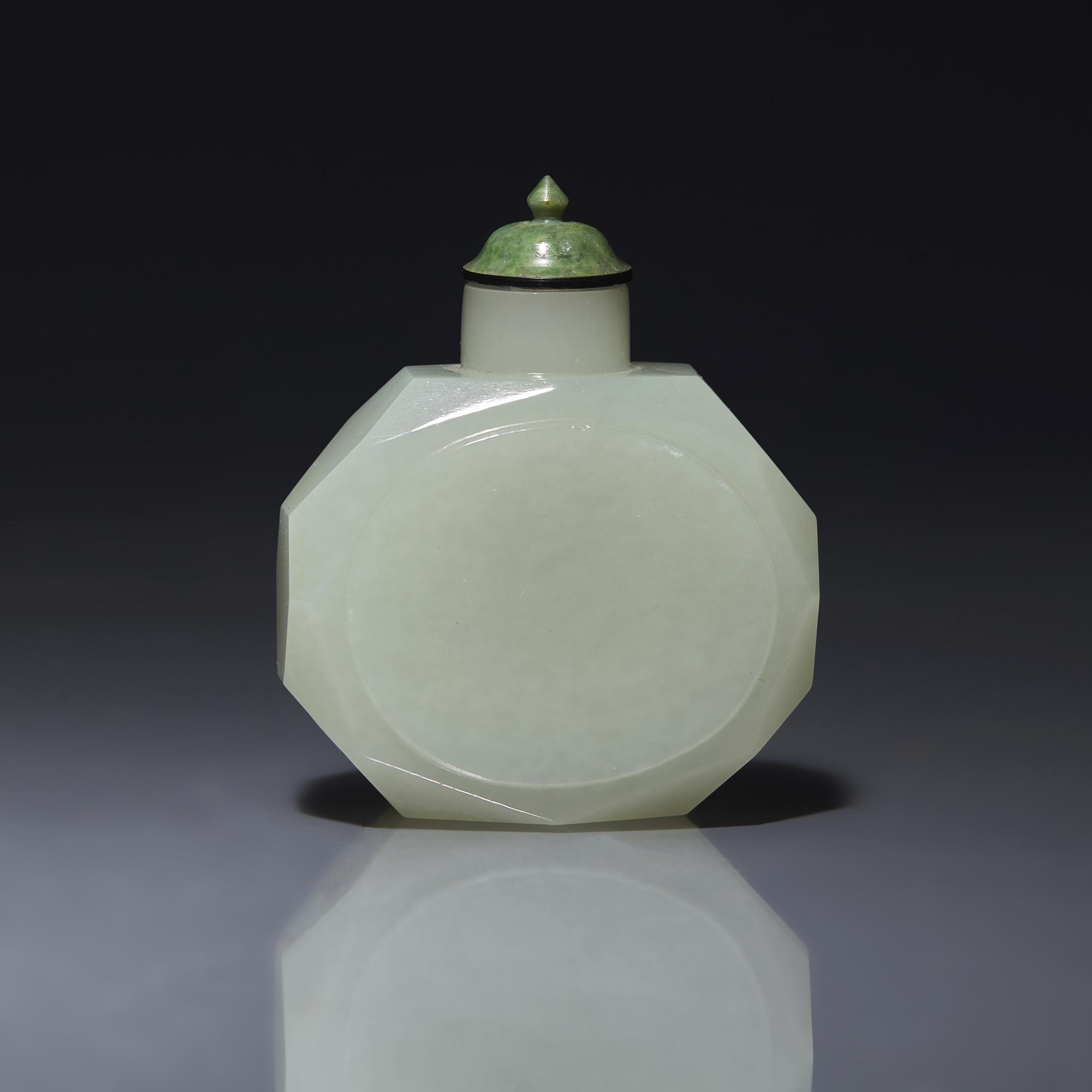 A Chinese White Jade Snuff Bottle 白玉八方鼻烟壺