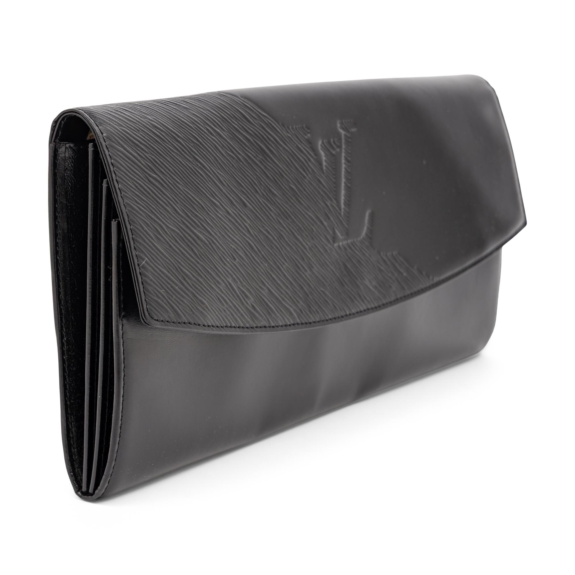 Louis Vuitton, Opera Egee Clutch in Black Epi