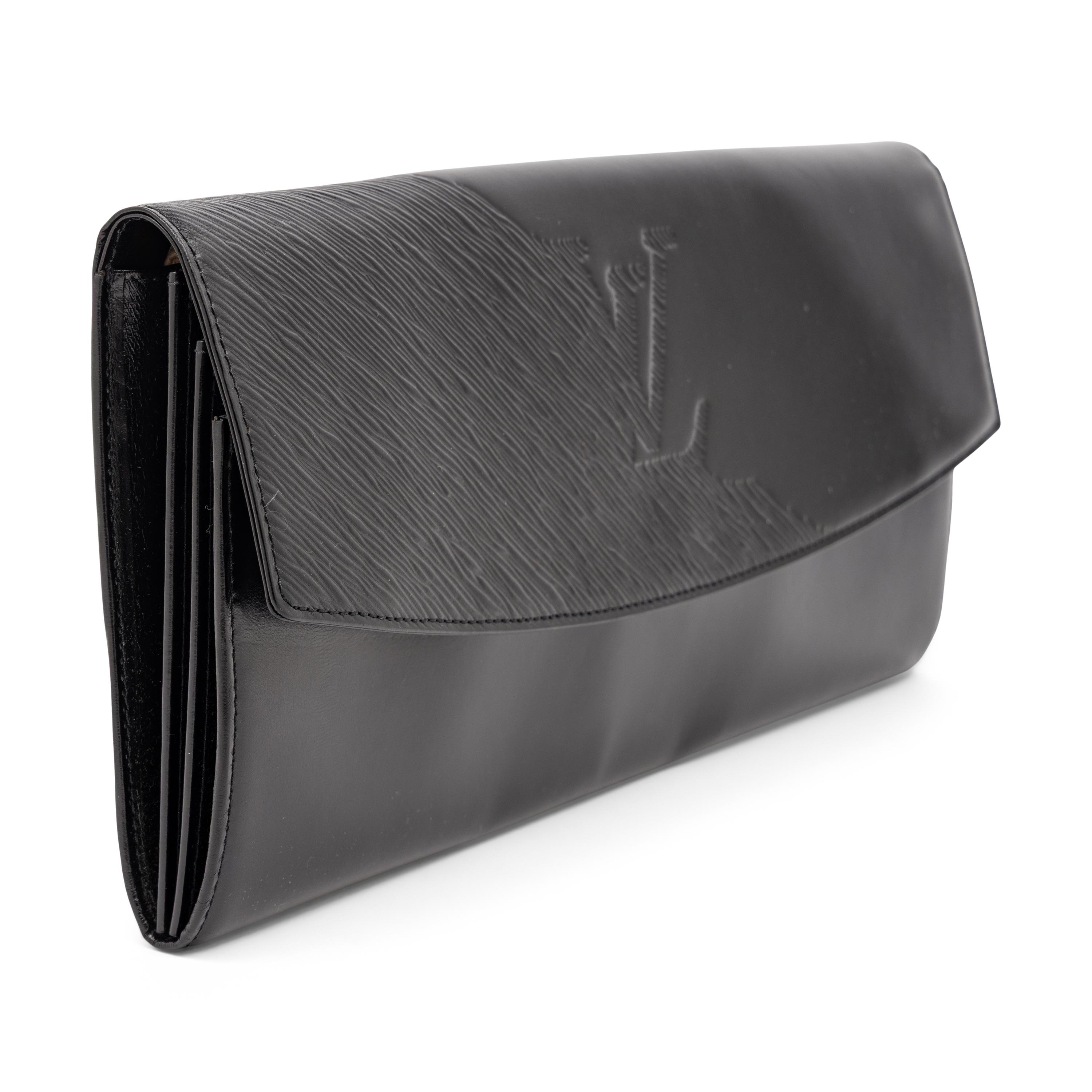 Louis Vuitton, Opera Egee Clutch in Black Epi