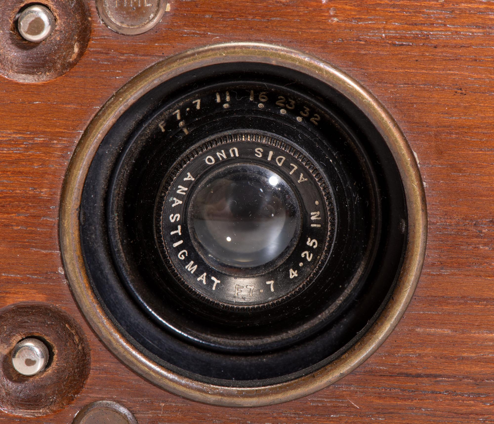 [EARLY PHOTOGRAPHY]. "Ensign" Roll Film Reflex Tropical Model camera. Houghton-Butcher Mfg. Co, London, ca 1920s.