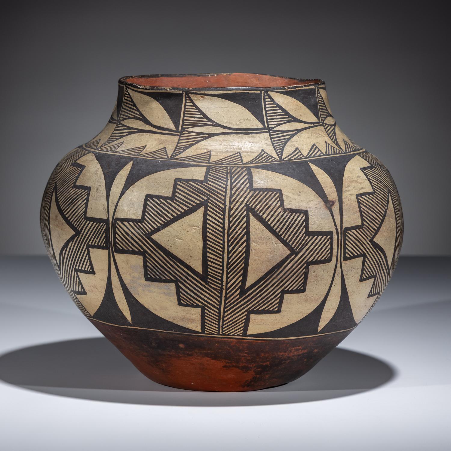 Acoma Fine Line Pottery Jar