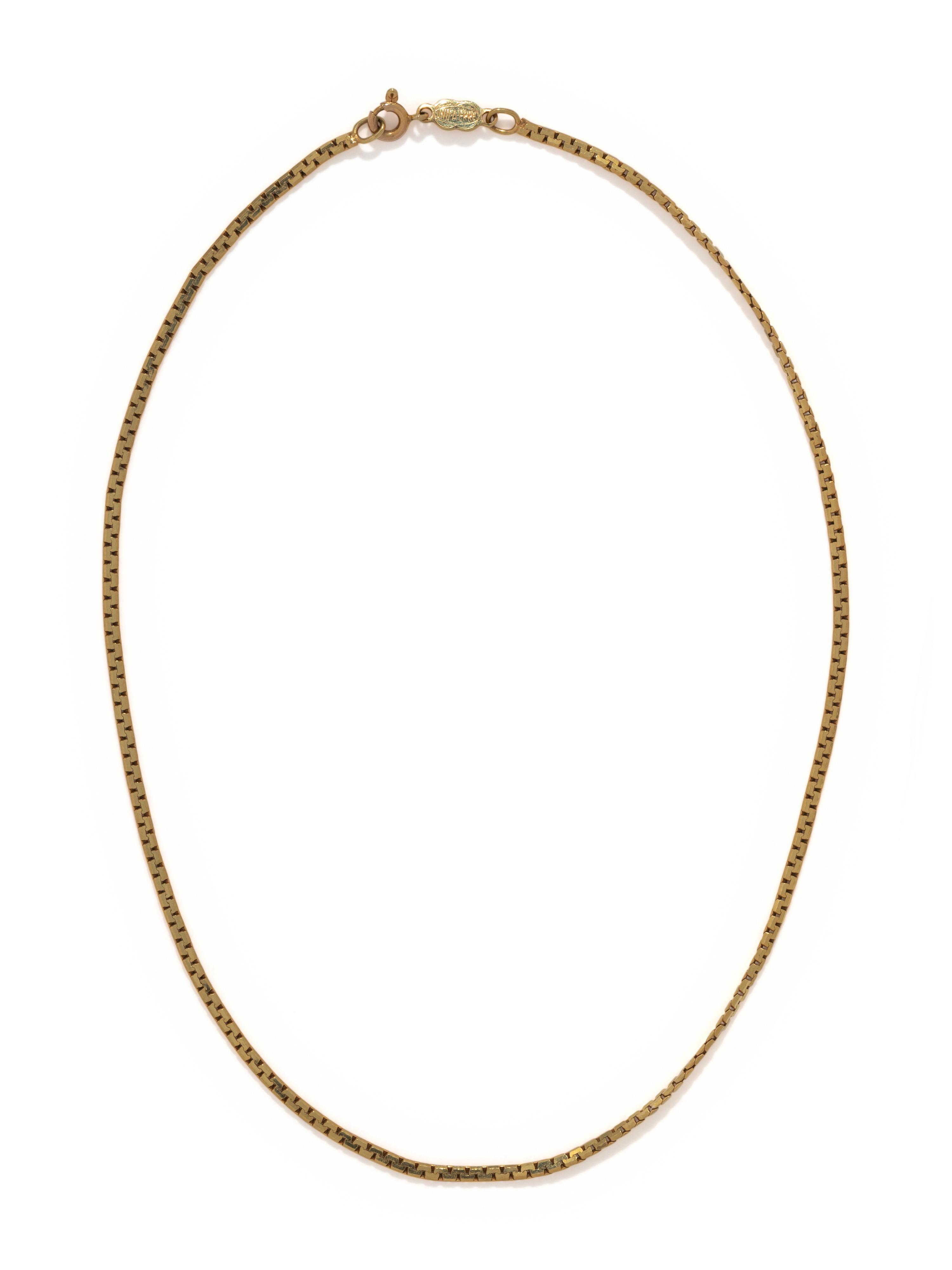 COLLECTION OF YELLOW GOLD CHAINS