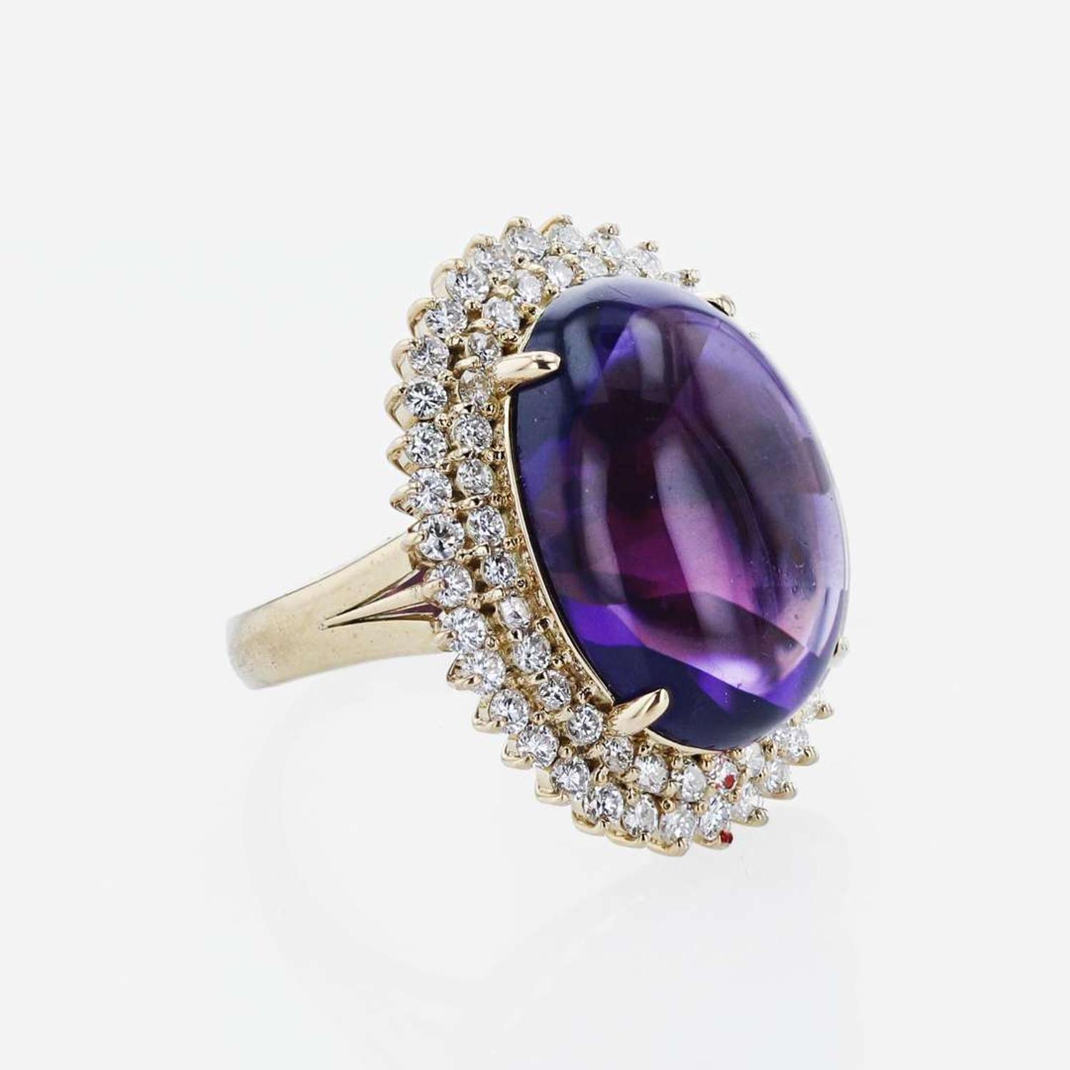 An 18K Yellow Gold, Amethyst, and Diamond Ring