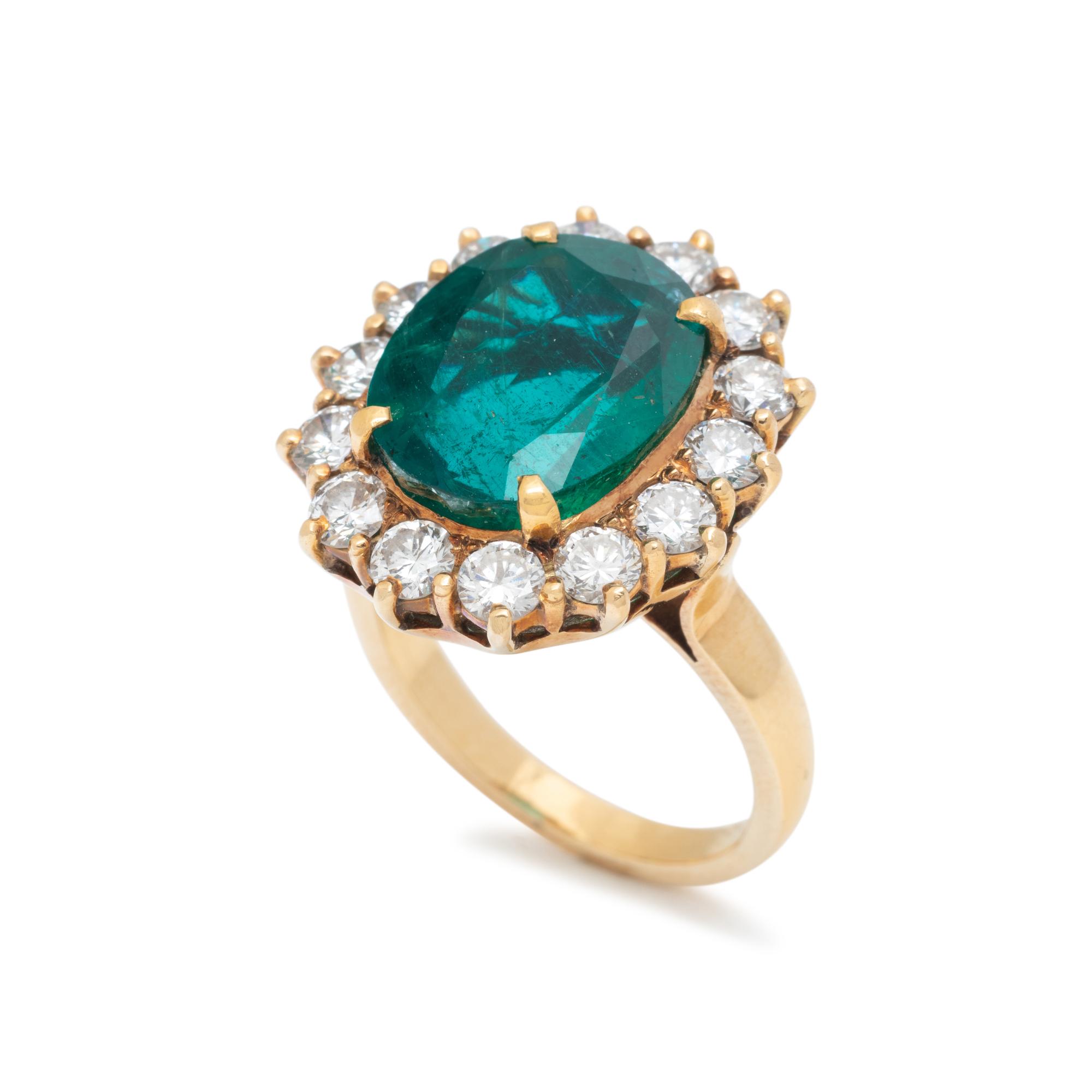 EMERALD AND DIAMOND RING