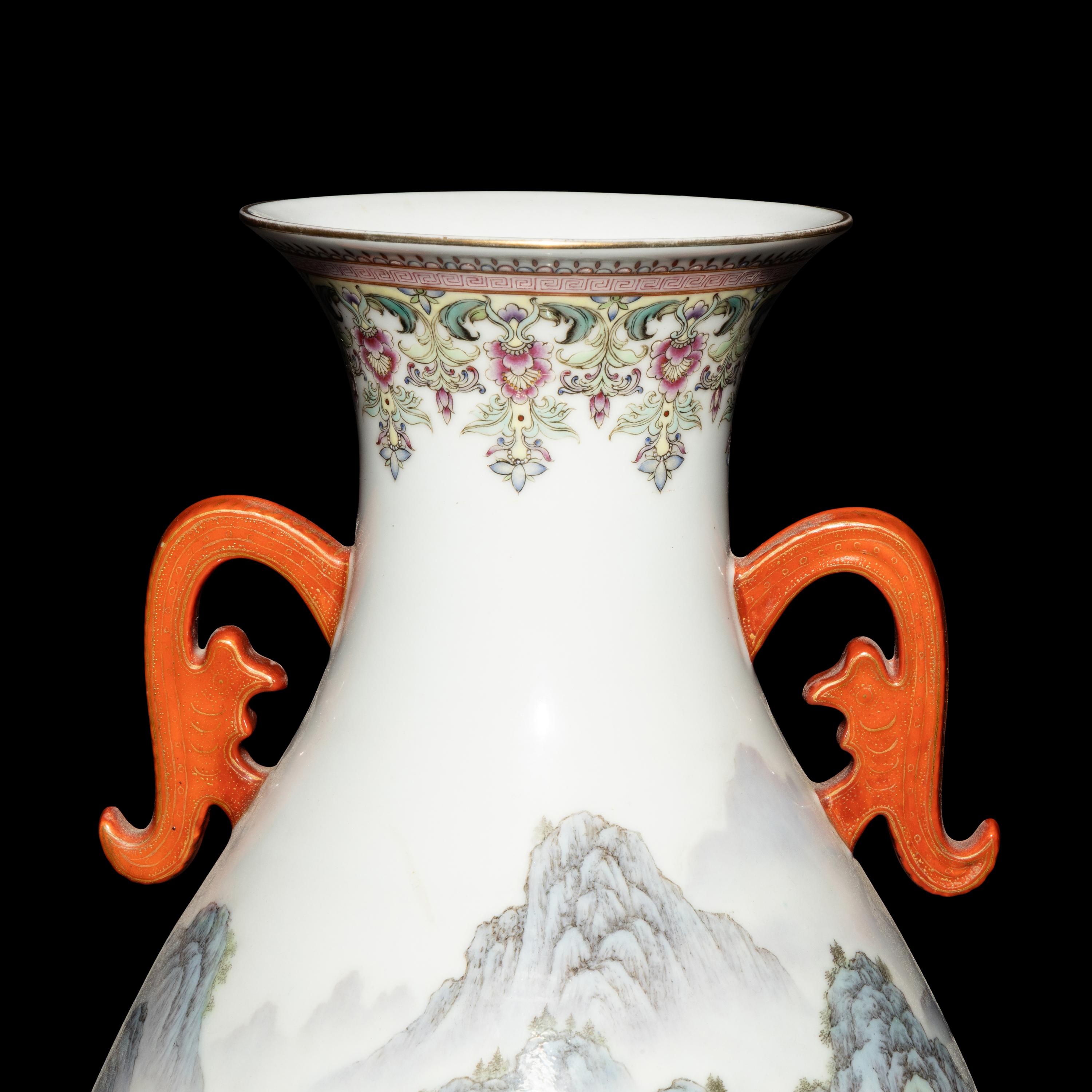 A Chinese Famille Rose Porcelain 'Landscape' Yuhuchun Vase, 20th Century — 近代 粉彩山水圖雙耳瓶