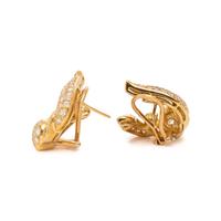 YELLOW GOLD AND DIAMOND EARCLIPS