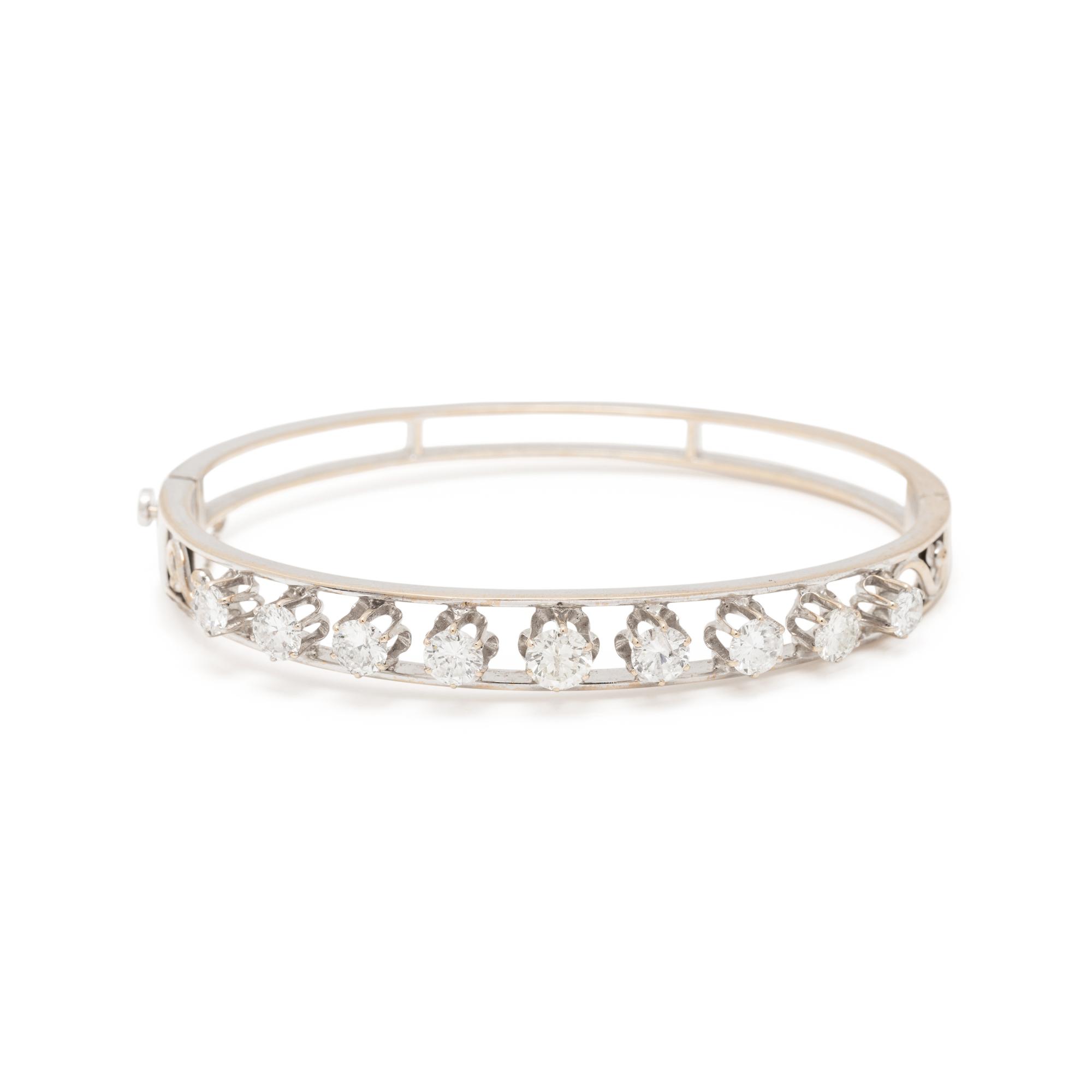 WHITE GOLD AND DIAMOND BANGLE BRACELET
