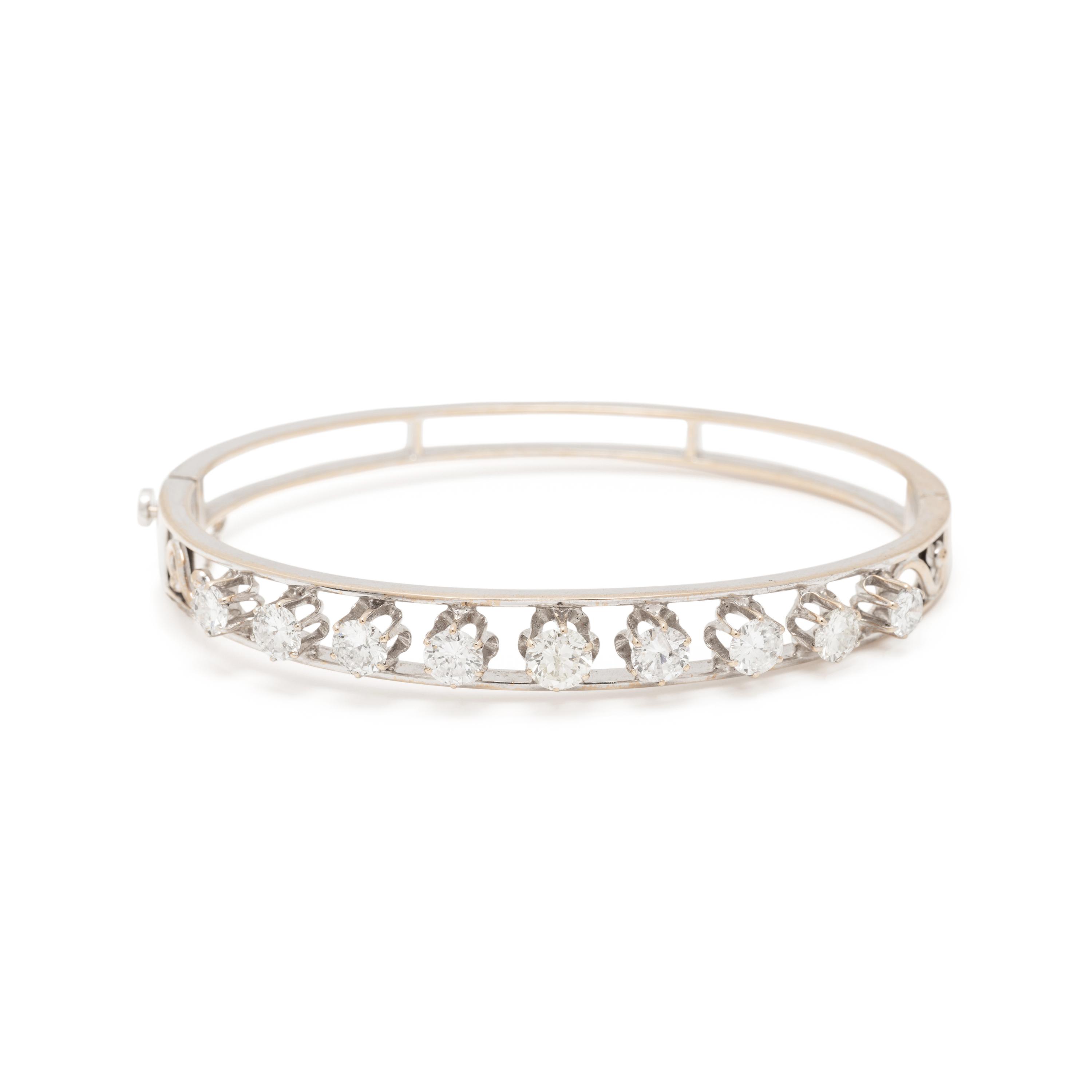 WHITE GOLD AND DIAMOND BANGLE BRACELET