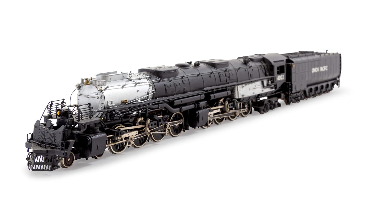 A Tenshodo Polychrome HO-Gauge Union Pacific: 'Big Boy' 4-8-8-4 Locomotive and Tender
