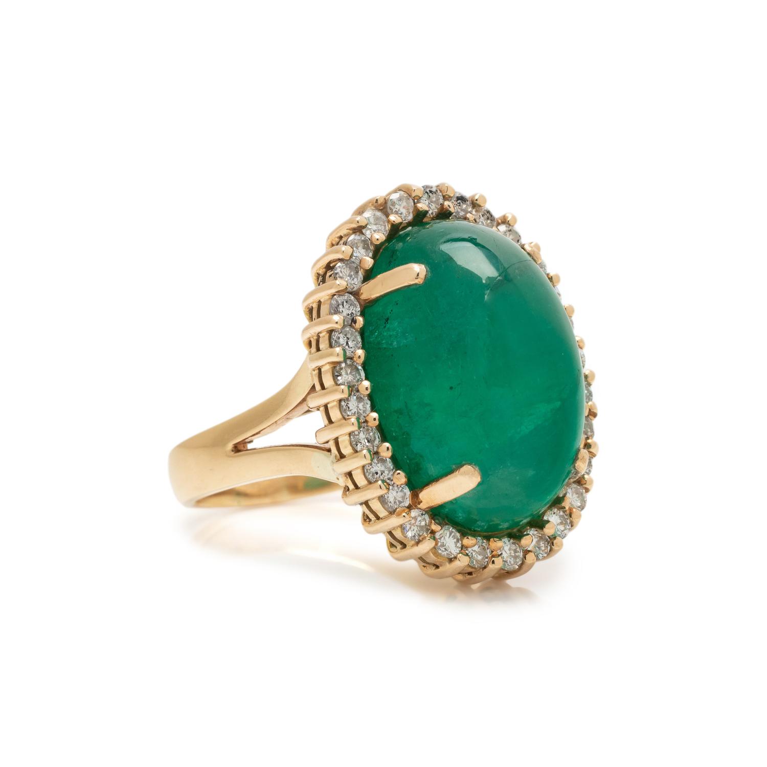EMERALD AND DIAMOND RING