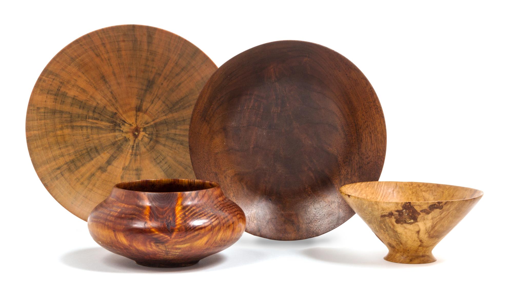 American, SECOND HALF 20TH CENTURY, a collection of four studio made wood objects, comprising 2 bowls and 2 plates