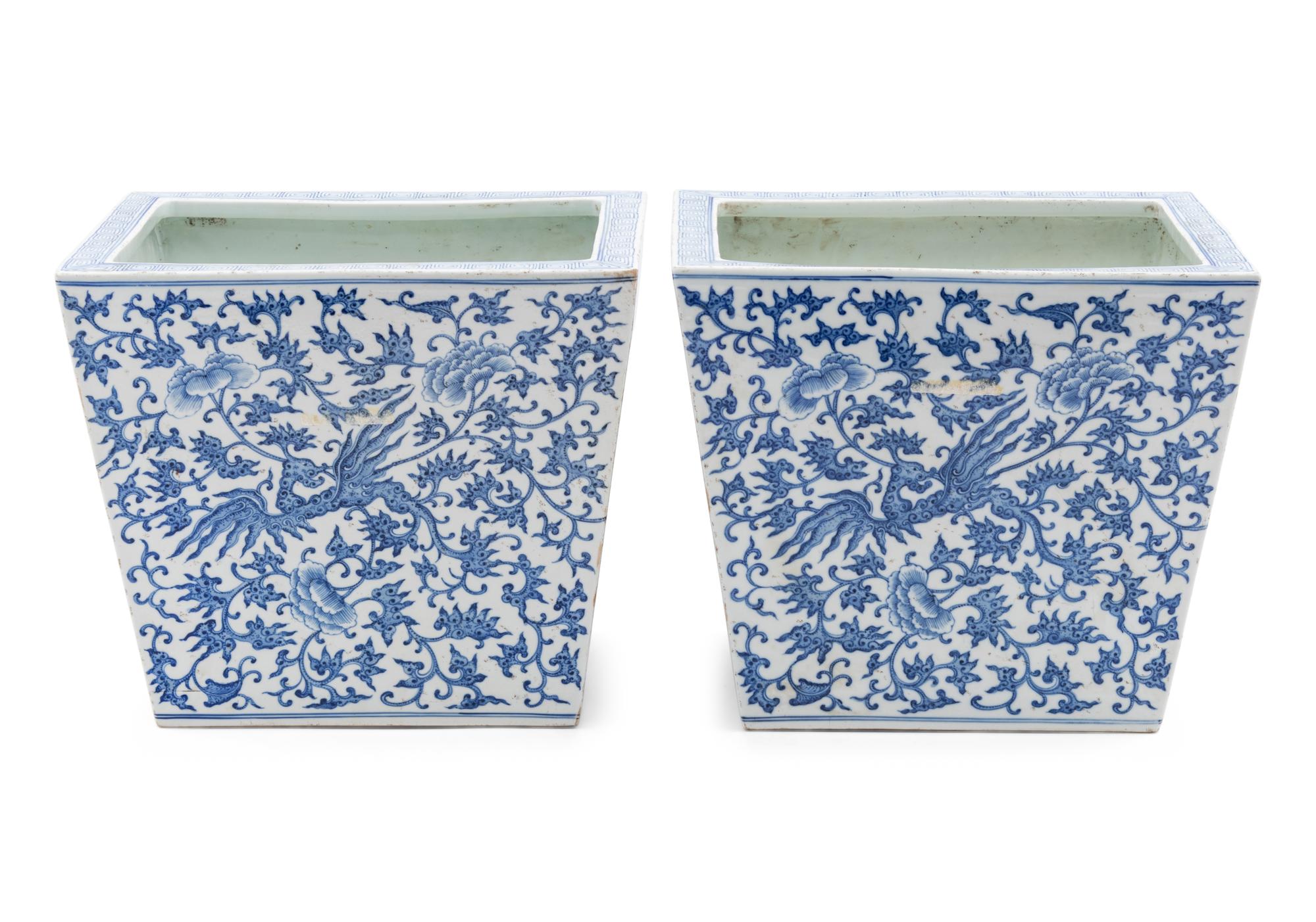 A Pair of Chinese Blue and White Porcelain Pots
