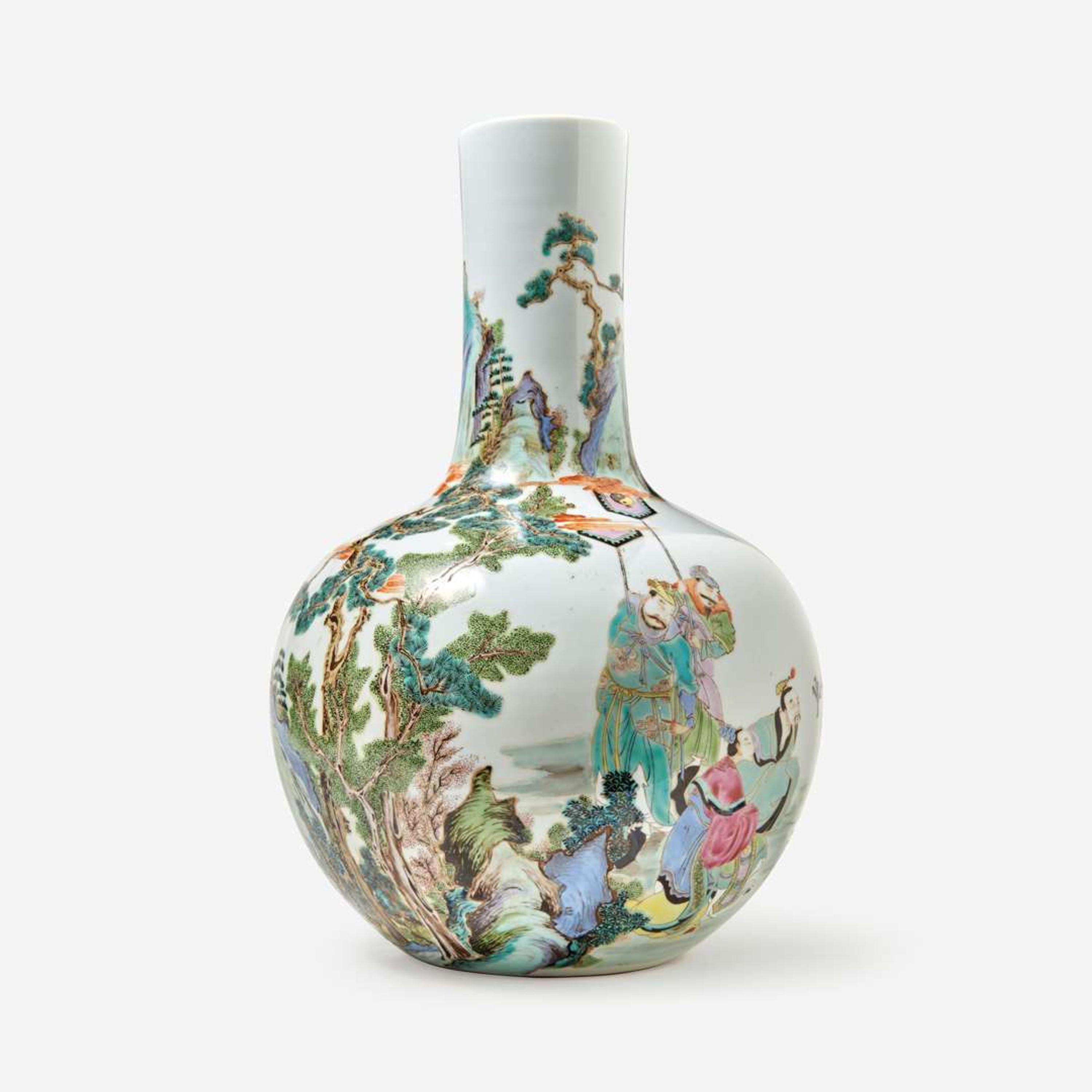 A large Chinese famille rose-decorated porcelain bottle vase, Tianqiuping 珐琅彩大天球瓶