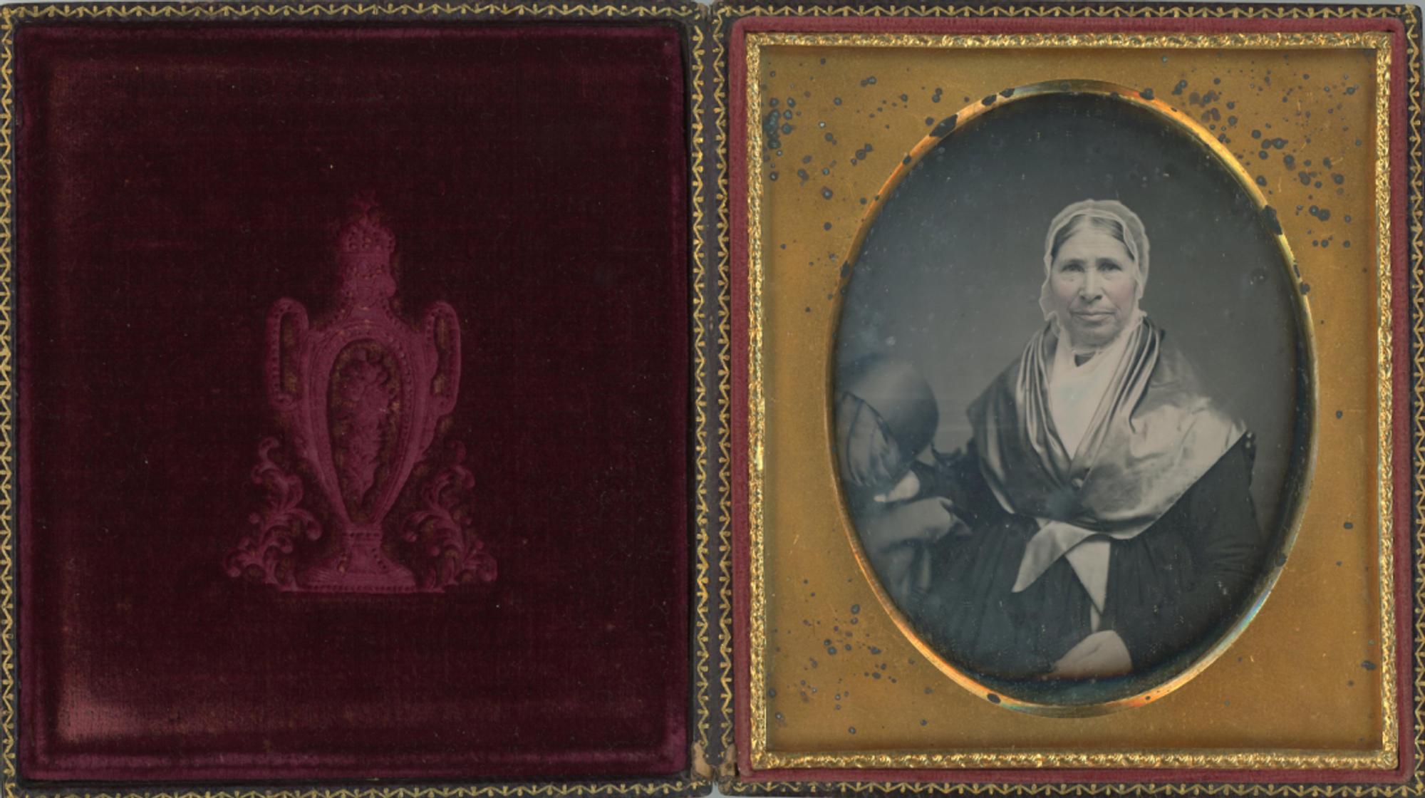 [Daguerreotype] Quaker Woman -- Two Images