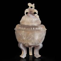 A Chinese carved agate censer and cover 玛瑙带盖香炉