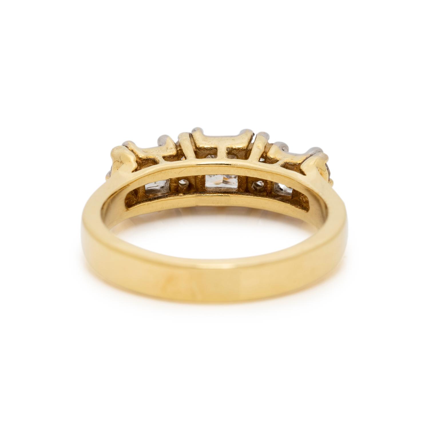 YELLOW GOLD AND DIAMOND RING