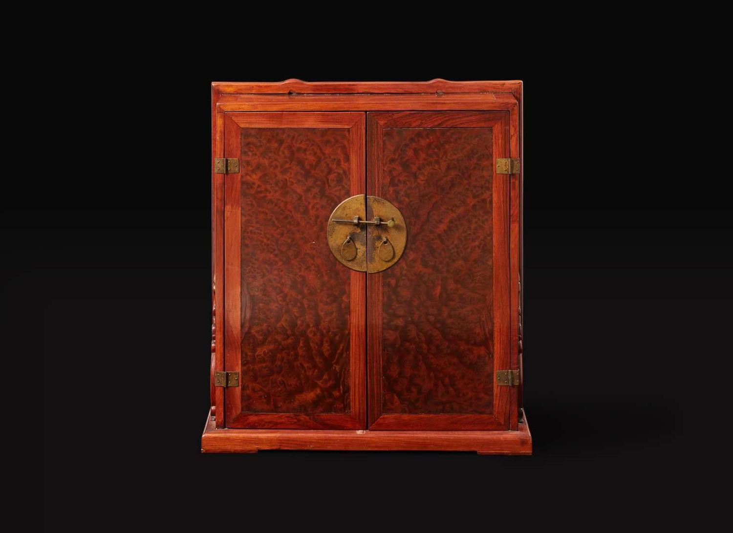 A huanghuali, huamu and mixed hardwoods travelling cabinet 黃花梨樺木及硬木箱