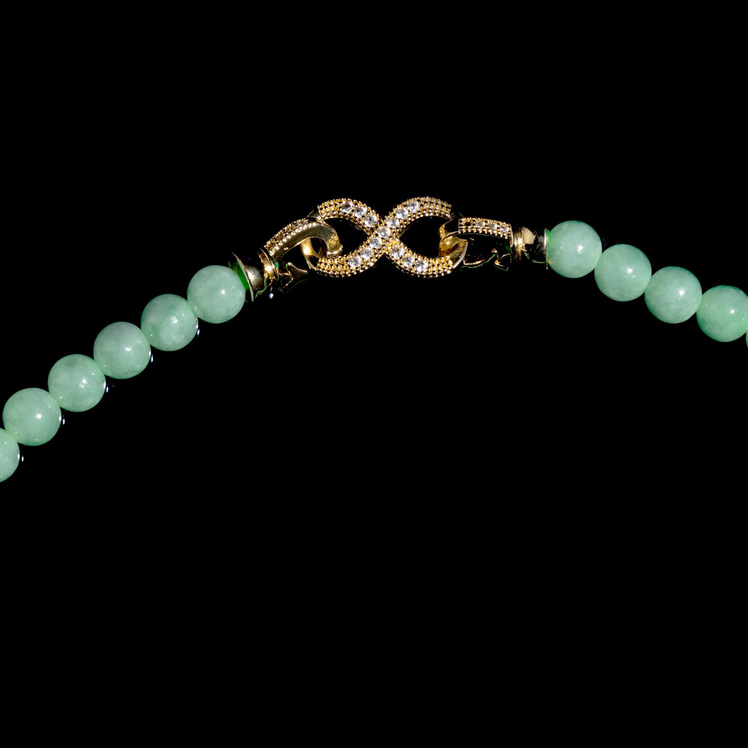 A Chinese Jadeite Bead Necklace 翡翠珠链一條