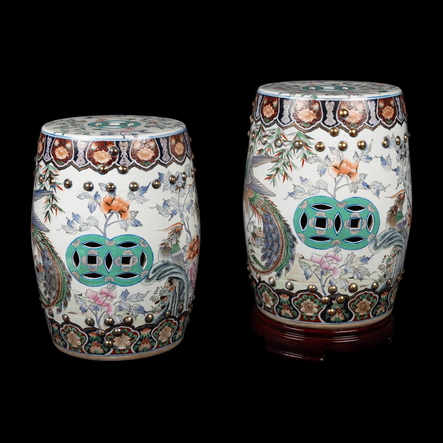 A Pair of Chinese Famille Rose Porcelain Garden Stools, 20th Century — 近代 粉彩花鳥瓷鼓凳一對