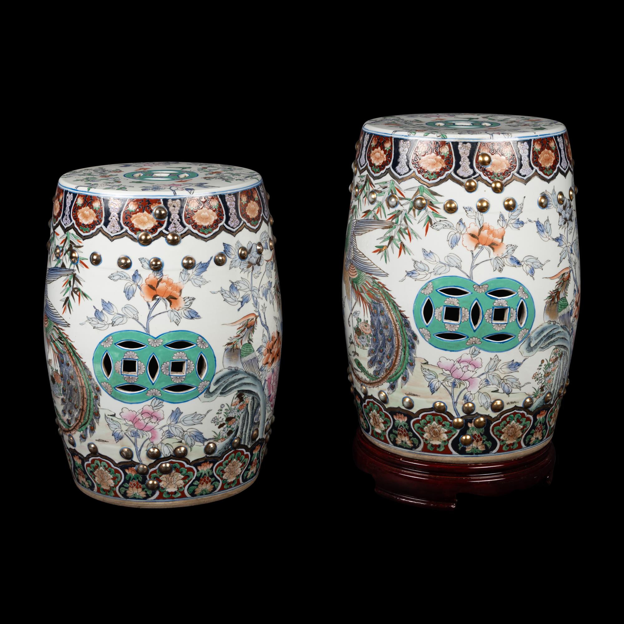 A Pair of Chinese Famille Rose Porcelain Garden Stools, 20th Century — 近代 粉彩花鳥瓷鼓凳一對
