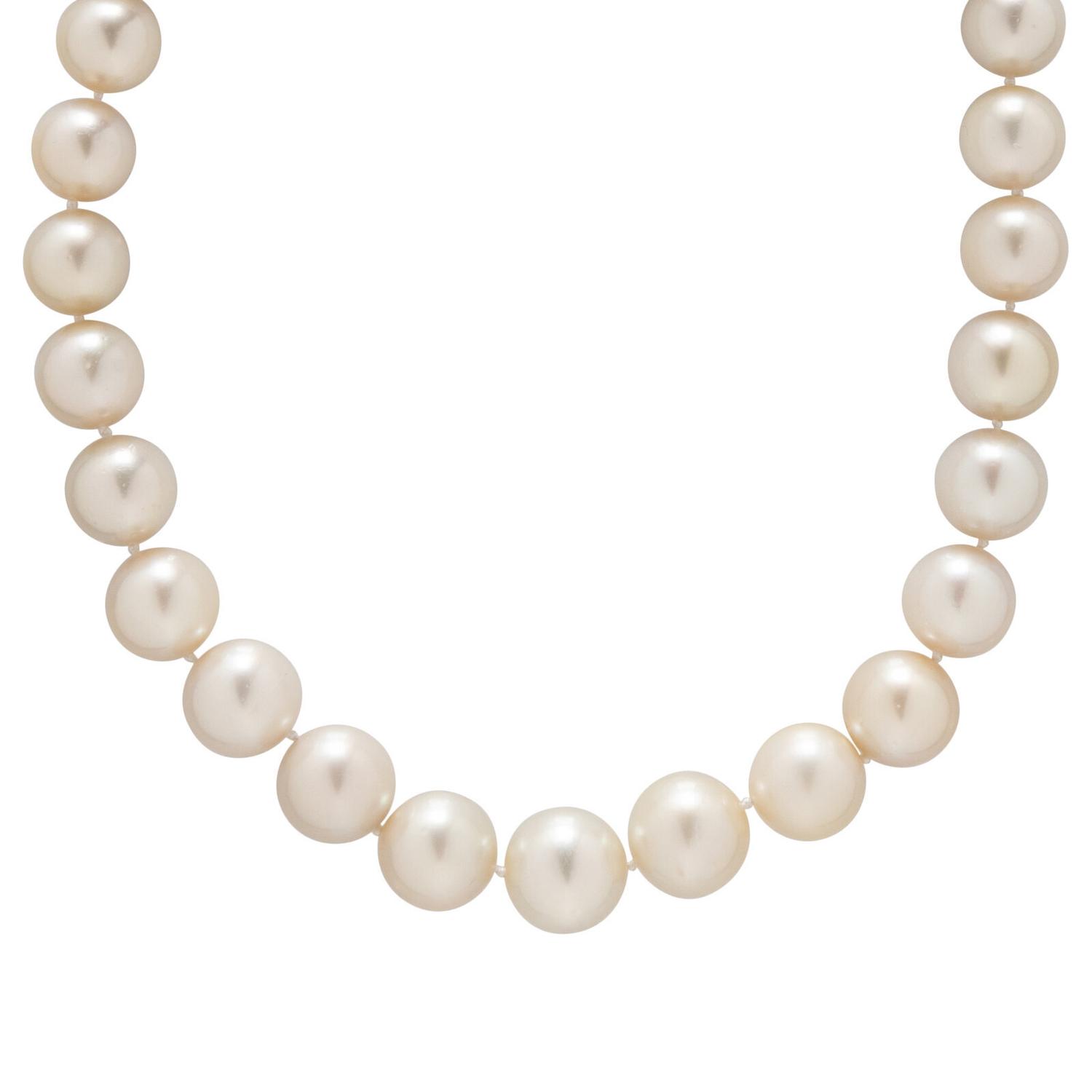 CULTURED PEARL NECKLACE
