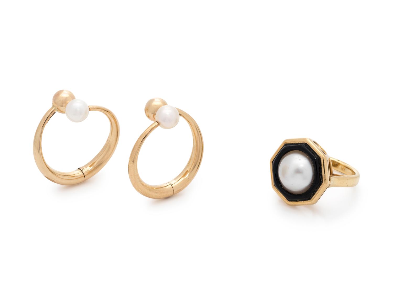 COLLECTION OF YELLOW GOLD AND CULTURED PEARL JEWELRY