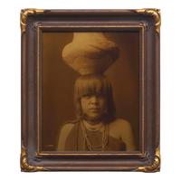 [Native-Americana] Curtis, Edward S. Sunflower (Girl with Jar)-San Ildefonso