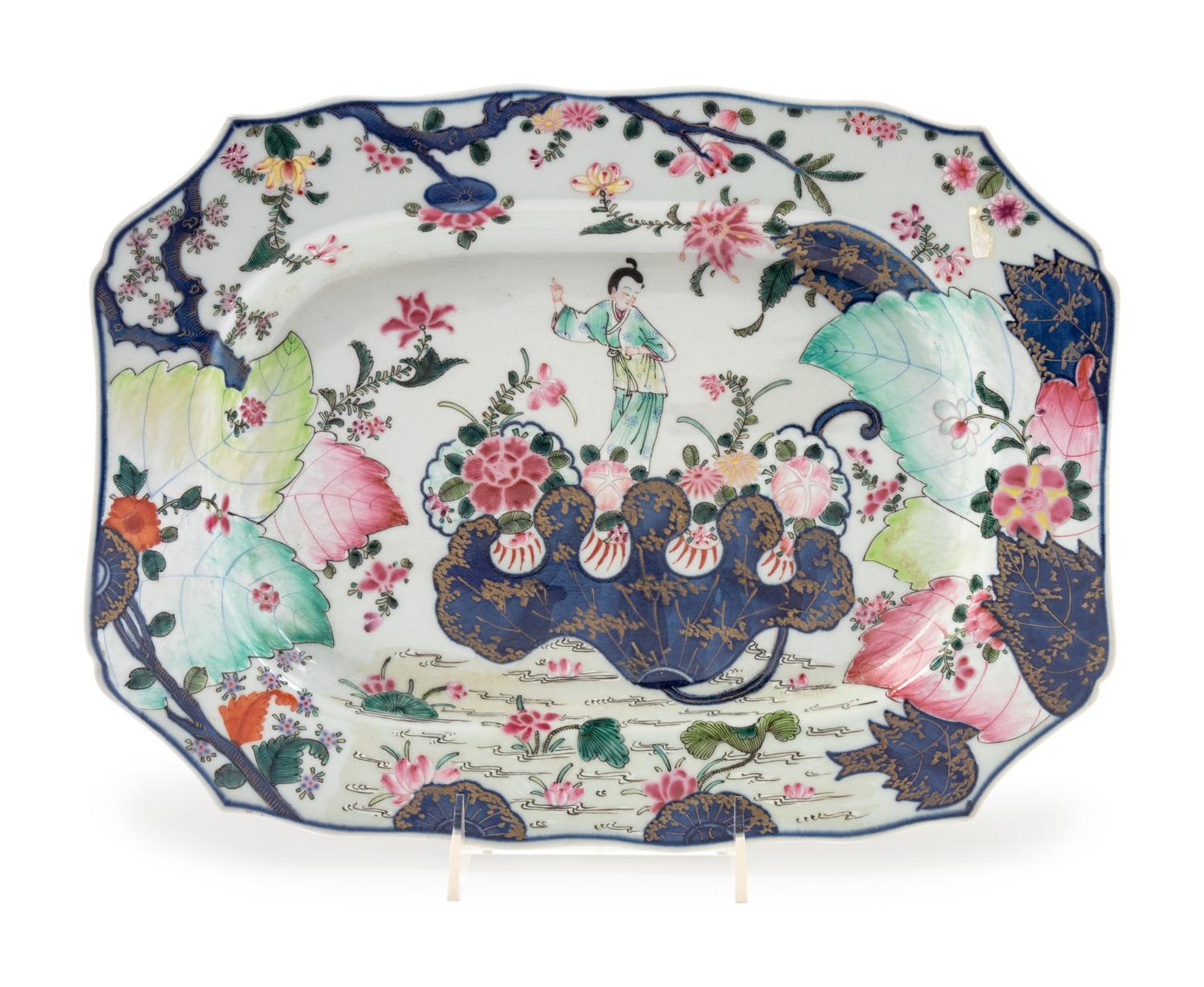 A Chinese Export Tobacco Leaf Porcelain Platter