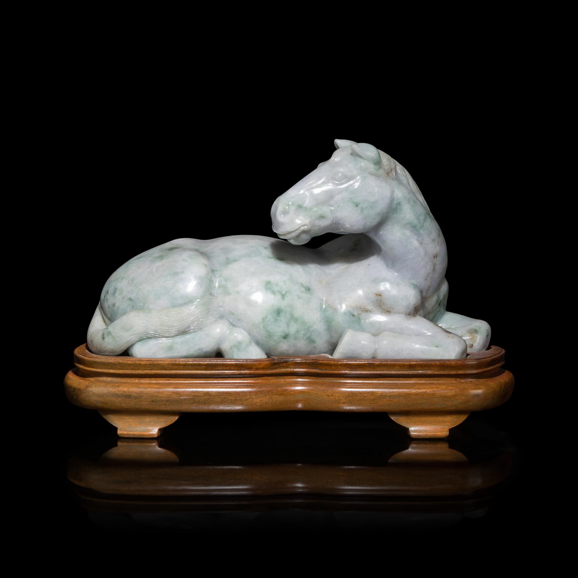A Chinese Jadeite Horse, 20th Century 近代 翡翠臥馬