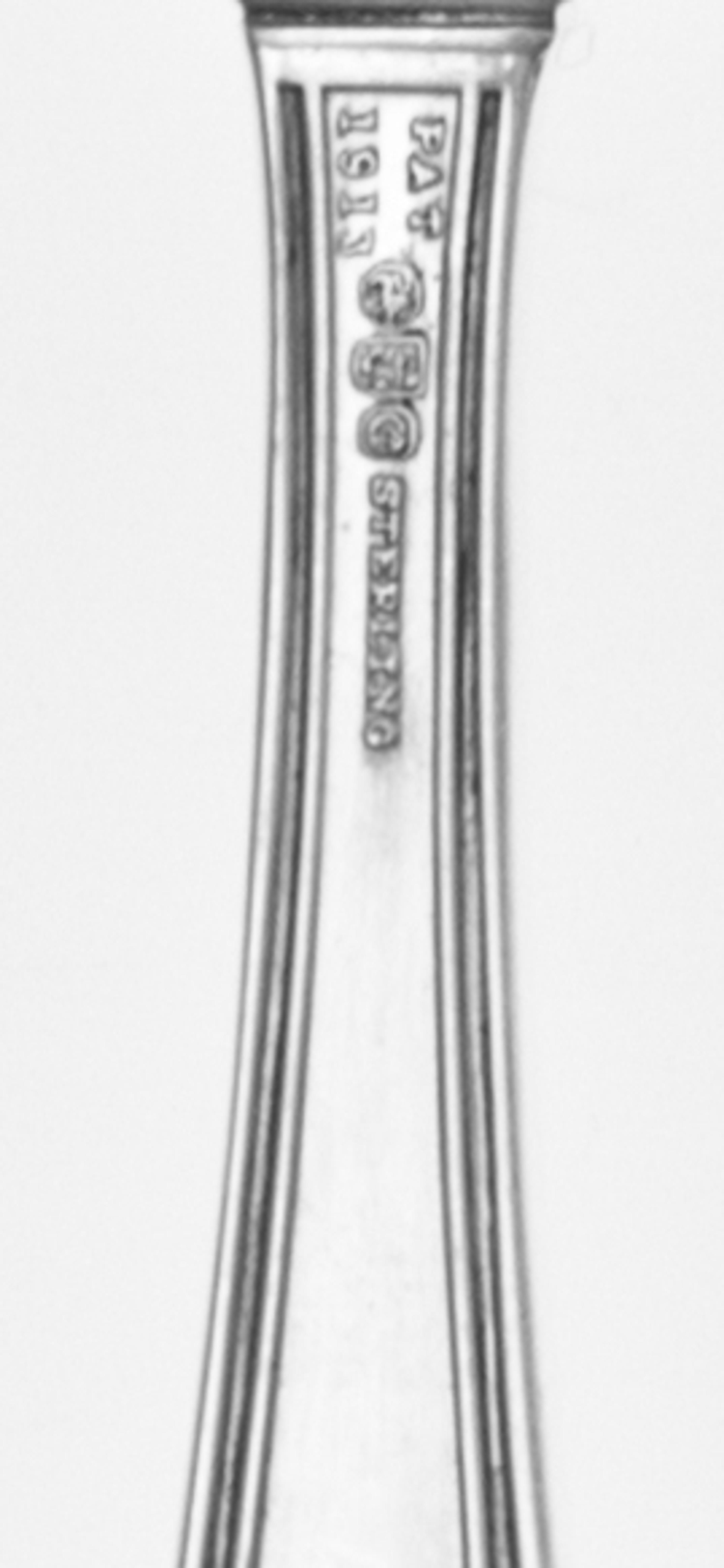 An American Silver Knife Set, Gorham Mfg. Co., Providence, R.I., 20th century, in the Greek Heath pattern, comprising: 8 dinner knives
