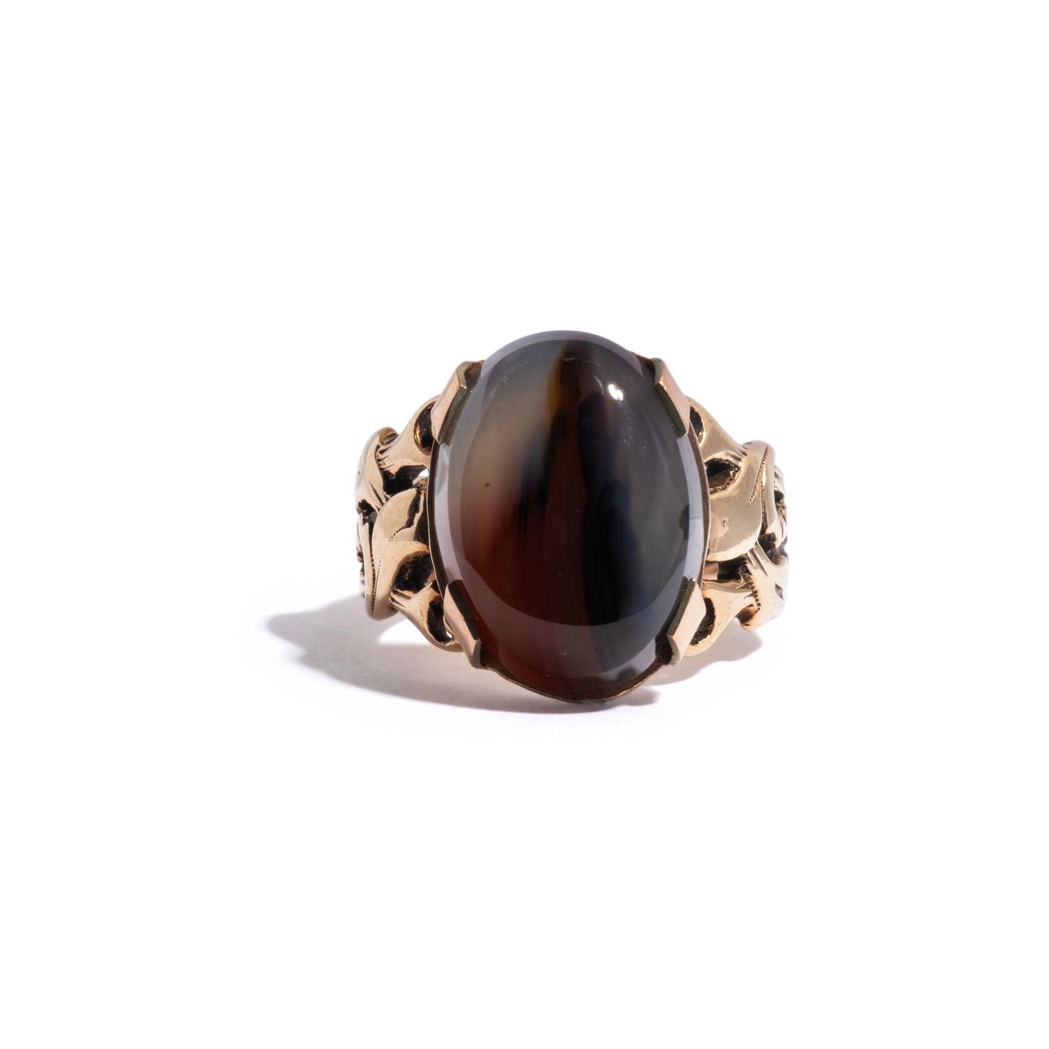 ANTIQUE, YELLOW GOLD AND AGATE RING