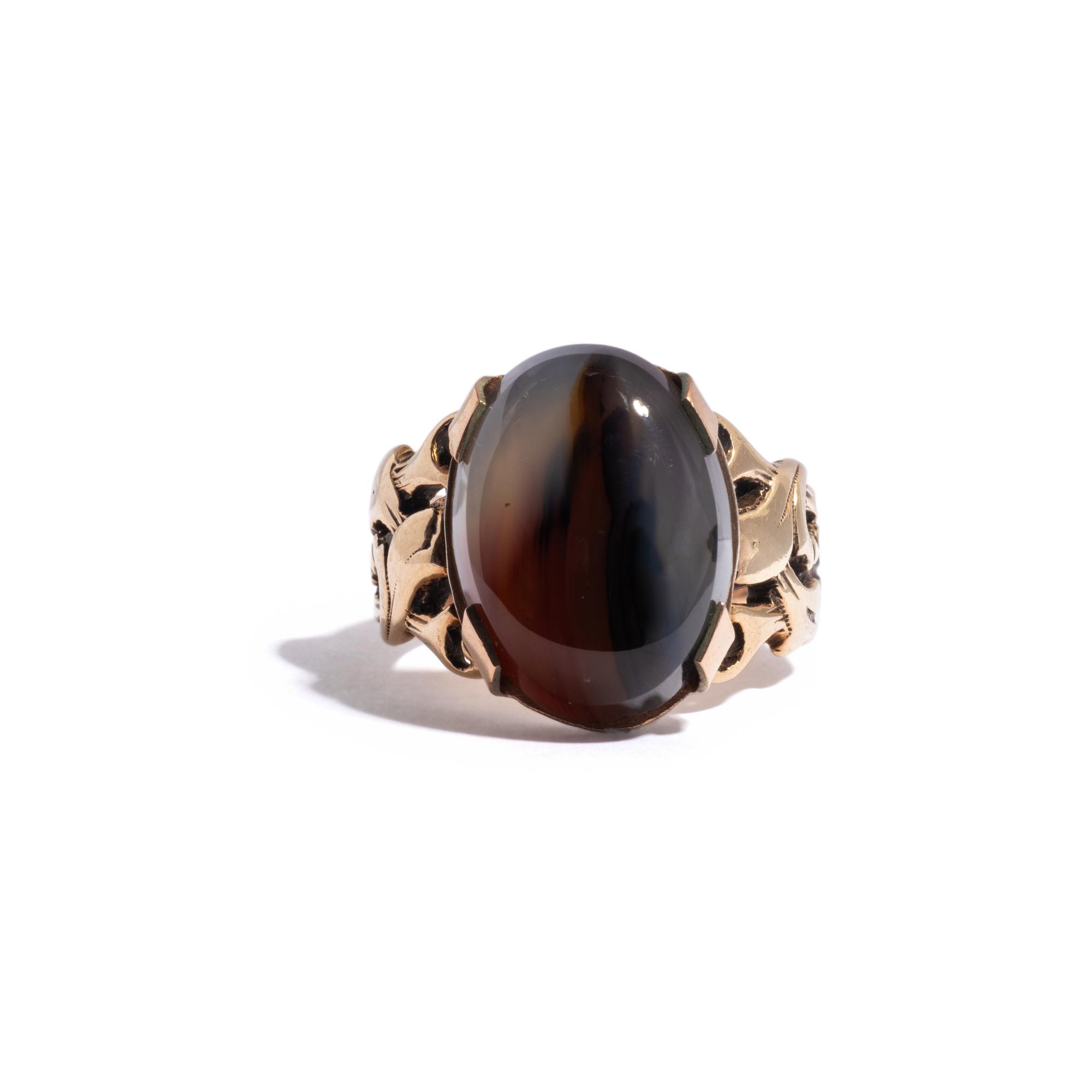 ANTIQUE, YELLOW GOLD AND AGATE RING