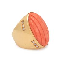YELLOW GOLD, CORAL AND DIAMOND RING