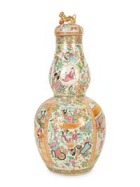 A Chinese Rose Medallion Porcelain Double Gourd Vase and Lid