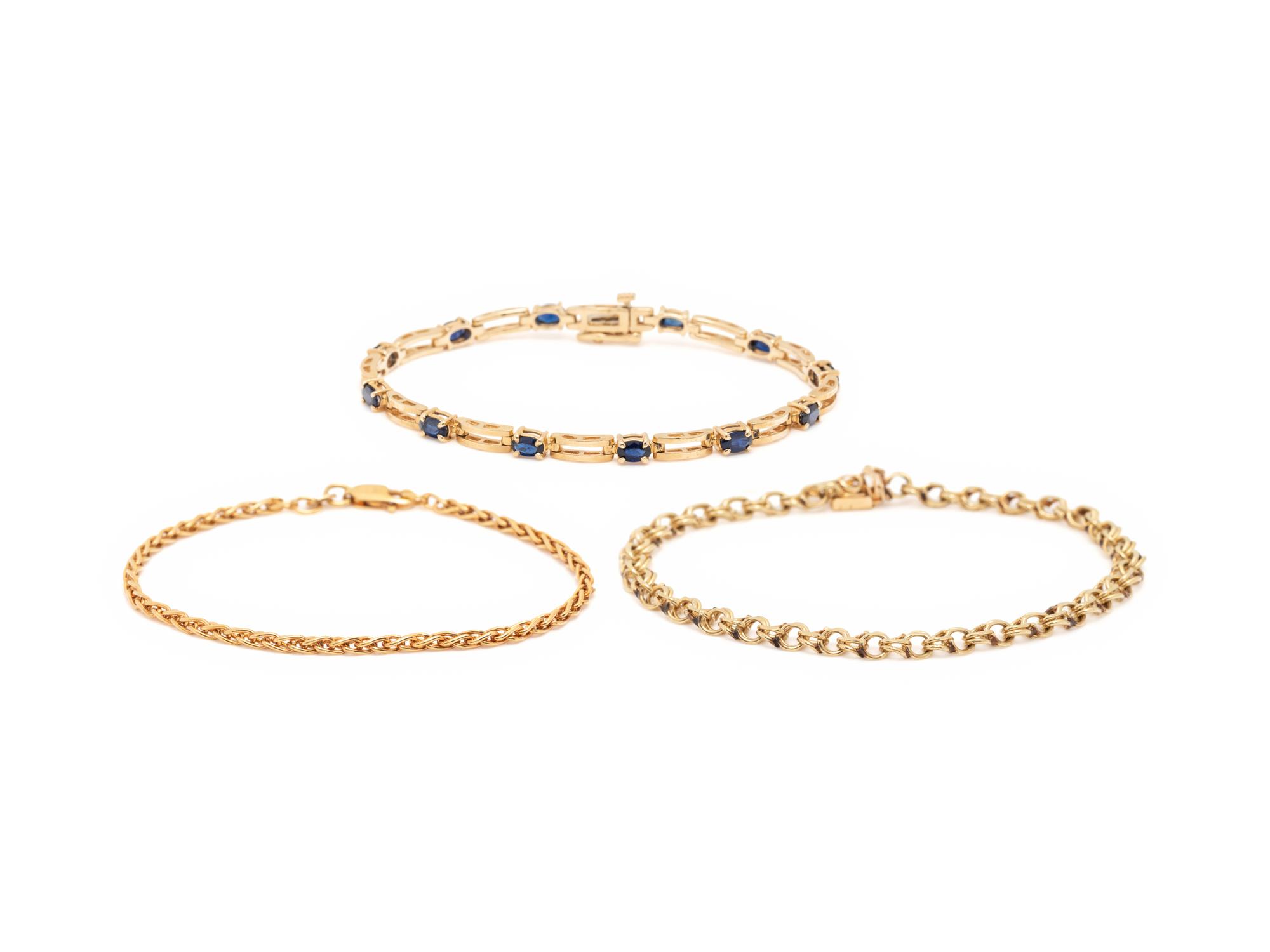 COLLECTION OF YELLOW GOLD BRACELETS