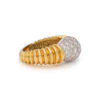 YELLOW GOLD AND DIAMOND SET