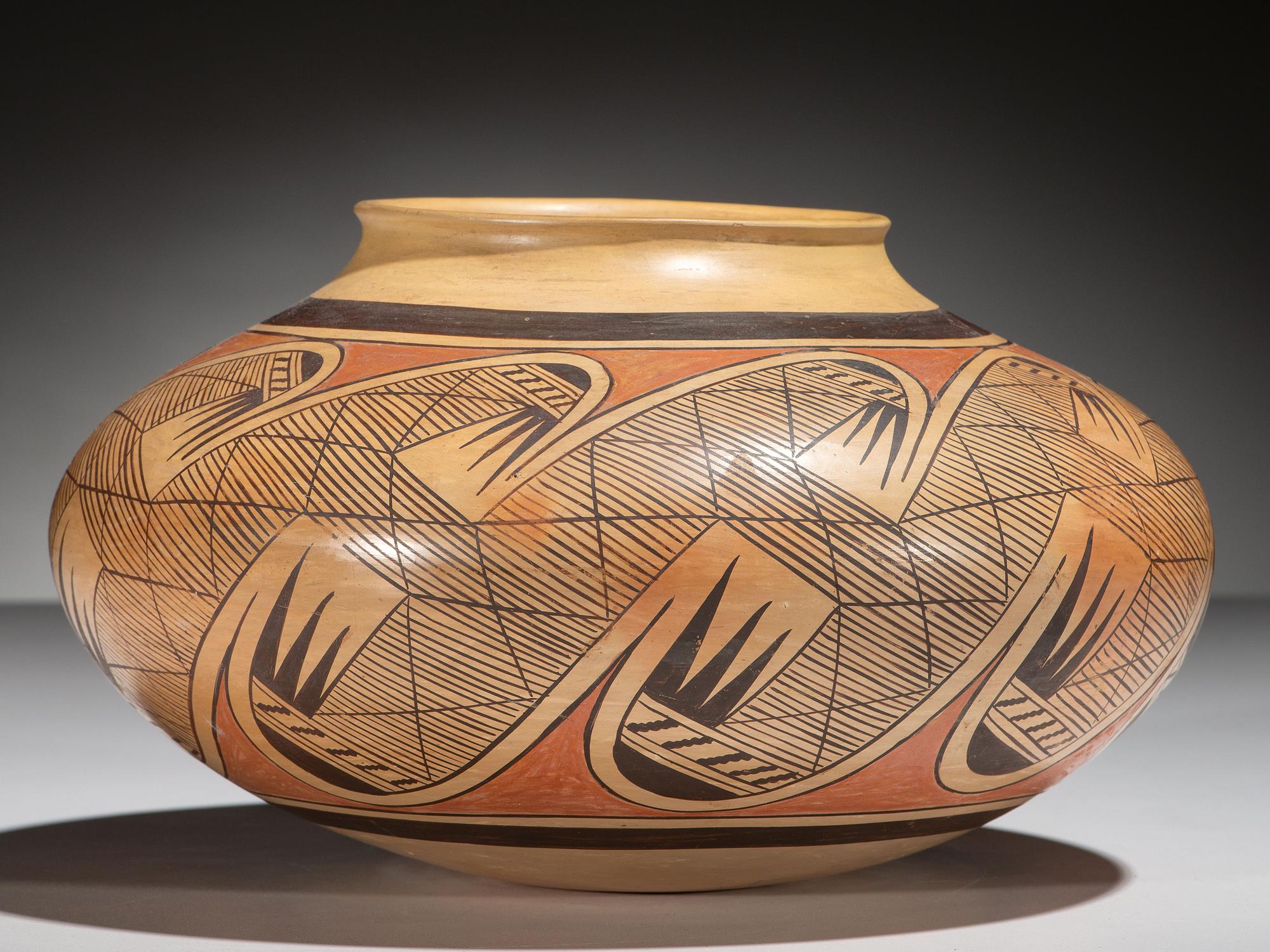 Pottery Jar, Migration Pattern