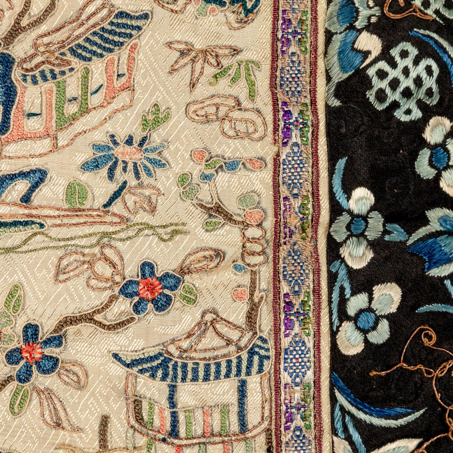 A Chinese Embroidered Summer Gauze Lady's Jacket, 19th Century 清晚期 醬地綉牡丹紋女紗褂