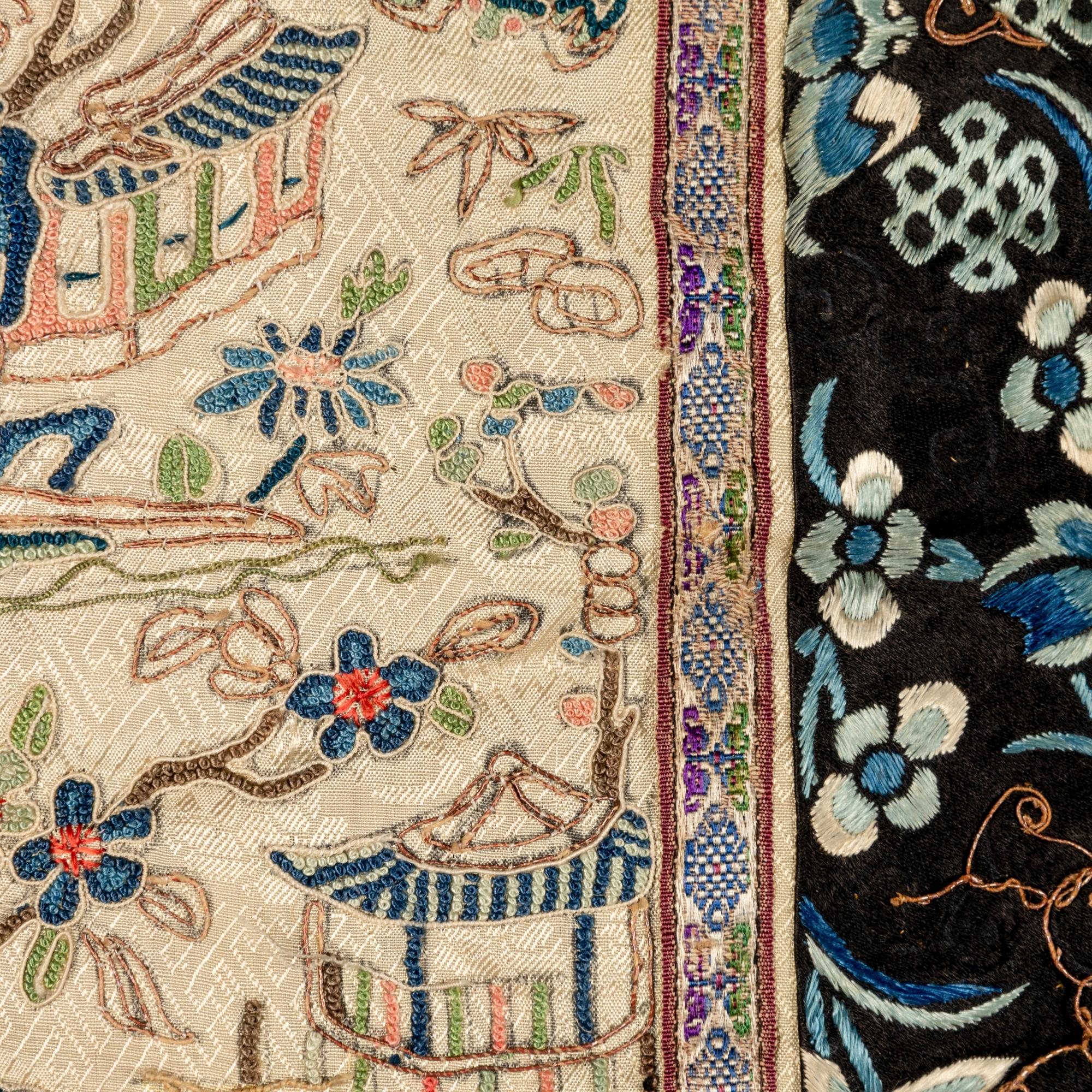 A Chinese Embroidered Summer Gauze Lady's Jacket, 19th Century 清晚期 醬地綉牡丹紋女紗褂