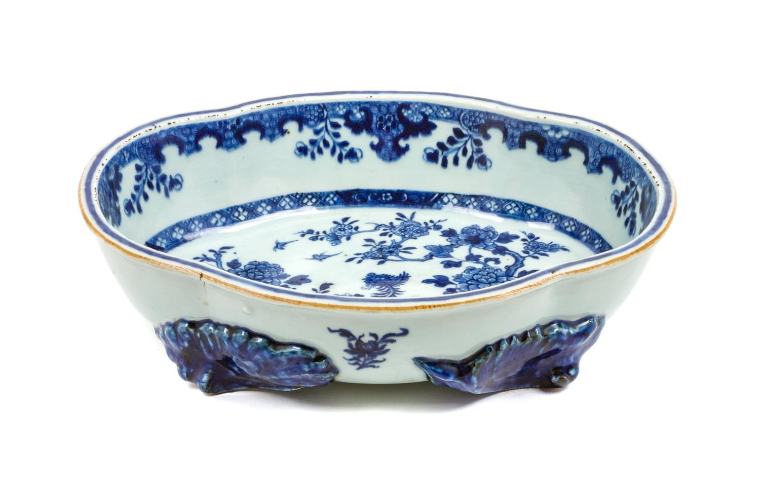 A Chinese Export Porcelain Center Bowl Diameter 12 1/4 inches. — 19TH CENTURY