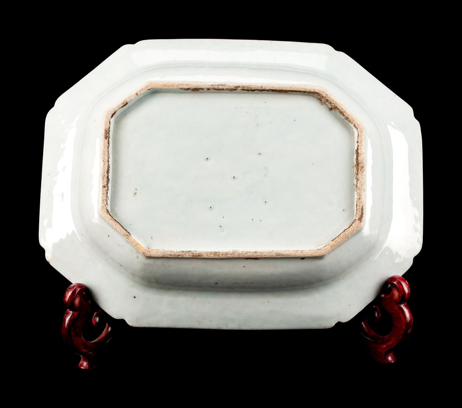 A Chinese Export Porcelain Octagonal Platter