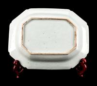 A Chinese Export Porcelain Octagonal Platter