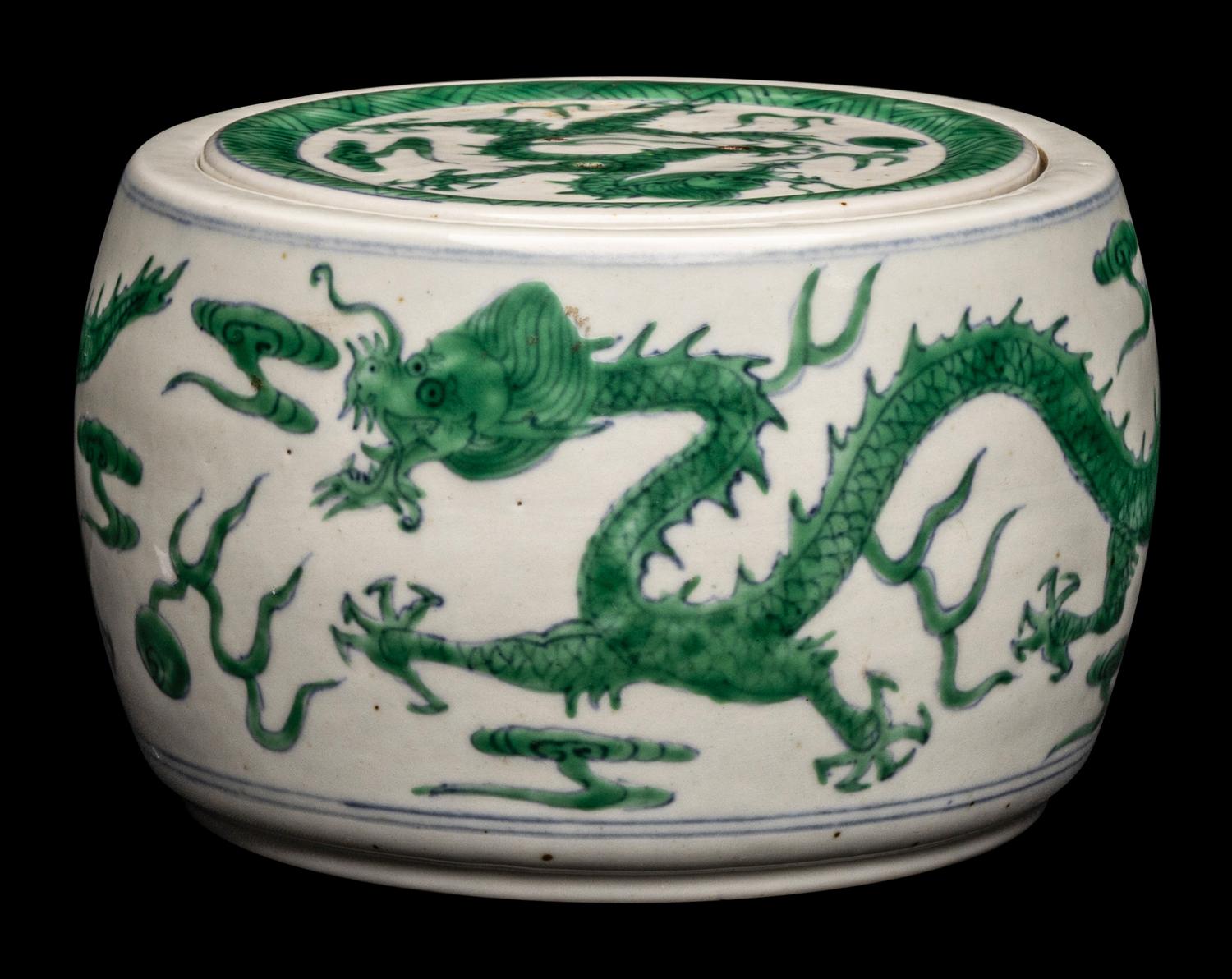 A Chinese Green-Enameled 'Dragon' Porcelain Cricket Jar and Cover